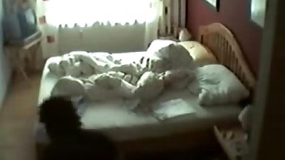 Moeder masturberen gevangen door verborgen cam - Meer wwwVoyeurGirlsOnCamcom