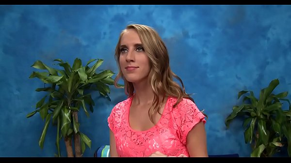 18 साल की लड़की की जमकर चुदाई हो रही है