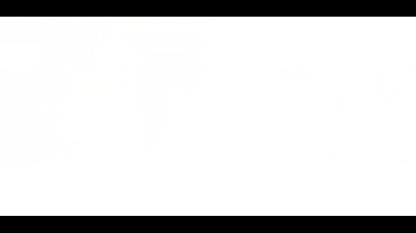 Une fille étonnante adore le softcore