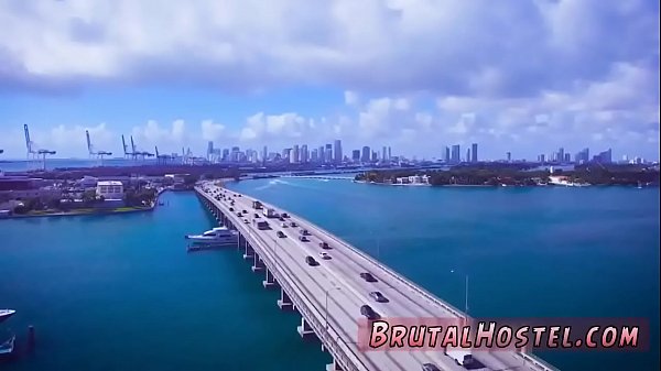 Extremes Metall-Bondage Die arme kleine Jade Jantzen, das wollte sie einfach haben