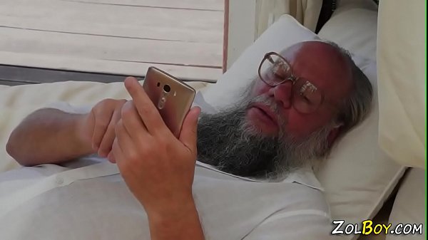 Kinky ho jizzed by geezer