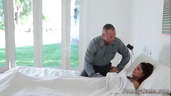 Cuando se trata de clases, Katya hará cualquier cosa para salir adelante.