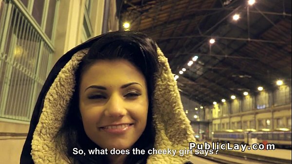 सार्वजनिक रूप से हंगेरियन शौकिया की पिटाई