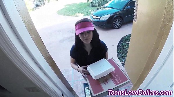 Biegsamer Teenager schluckt Sperma