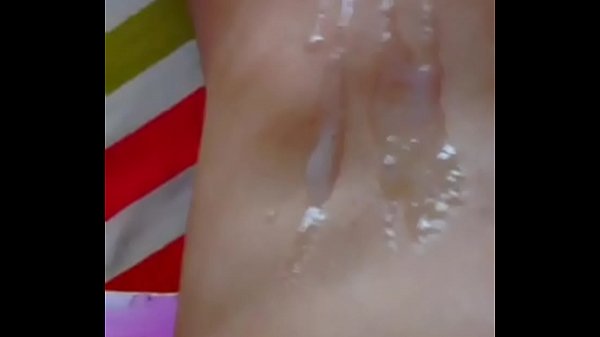 Vietnamesischer Gayboy wichst Schwanz