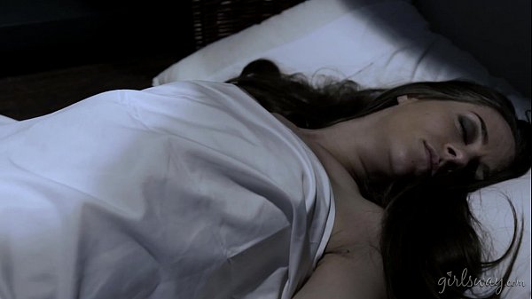 Cappuccetto rosso: una fiaba lesbica - April O'_Neil, Cassidy Klein, Jelena Jensen