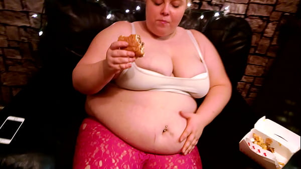 ¡Relleno enorme de barriga de comida rápida!