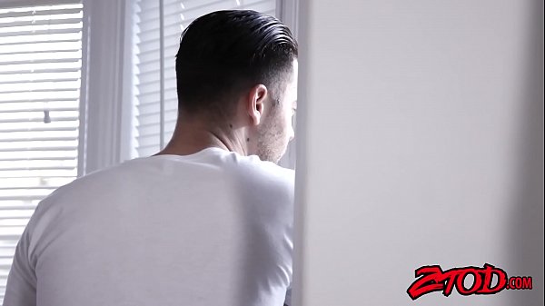 Das rothaarige Babe Alexa Nova wird hart gefickt und vollgespritzt