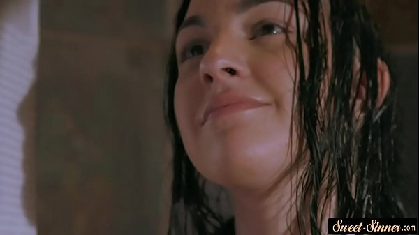 Buceta de meia-irmã com fome de pau fodida pela bbc