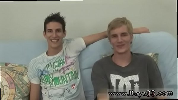 Films sexe mec porno gay La prochaine chose que Mike a fait a été de sucer, de mordre et