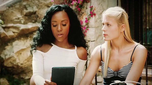 VivThomas - Sweet Cat ngồi trên mặt Noe Milk'_