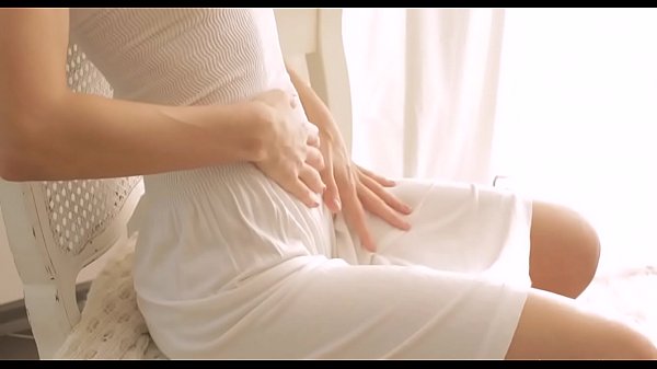 Amateur hotty obtiene su culo apretado agujero golpeado por detrás