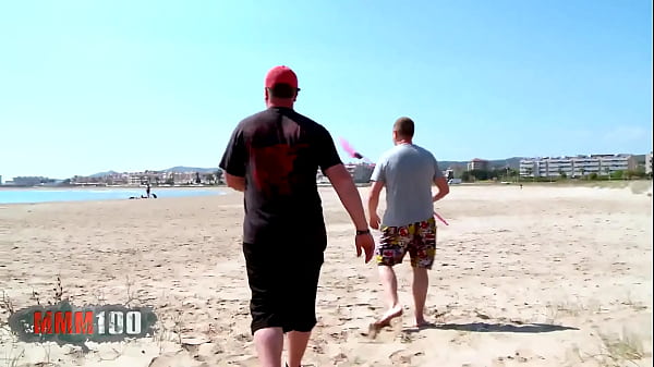 Eine gute, tiefe Analszene mit der Araberin Samia Christal