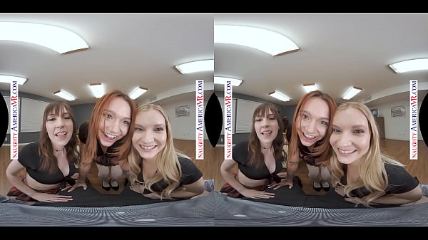 Naughty America - Le belle ragazze del college Harlow West, Mia Kay e Raven Right portano il loro gioco di coraggio in una direzione da troia