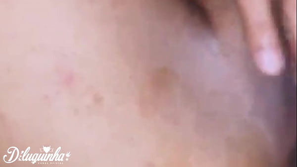 La carioca germoglia nella mia baracca e si scioglie come burro sul mio palmo