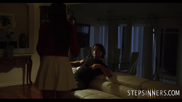 भाई-भाभी के चले जाने पर सौतेला भाई अच्छी देखभाल करता है