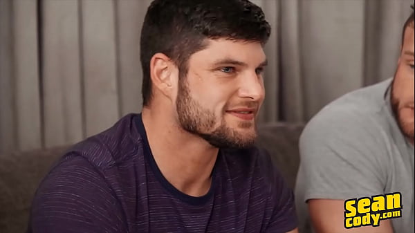 (Sean) Sucks The Bottoms Phillip Cock Sau đó (Phillip) Rides Seans Dick - Sean Cody