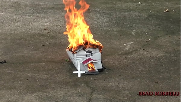 Scheiß auf deine Religion, Brad Borrelli