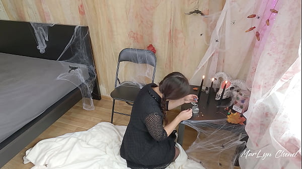 हेलोवीन कॉस्प्ले - एडम्स परिवार, बुधवार के सप्ताह के दिन और पगस्ले - मार्लिन चेनेल