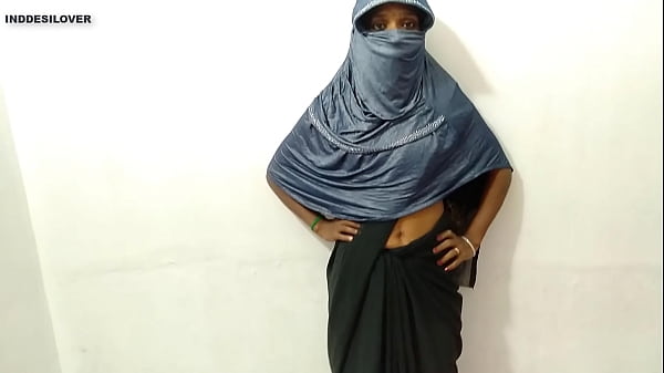 Chefe fodeu a secretária e gostou de sexo com ela na sala do escritório vídeos quentes xxx