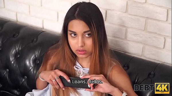 Schulden4k. Das zierliche Model Roxy Lips mit Körper hat wegen Schulden Sex mit einem Fremden