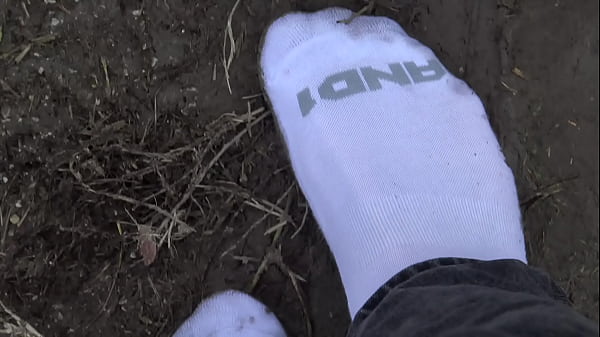 Ancora un'altra passeggiata fangosa con i calzini AND1