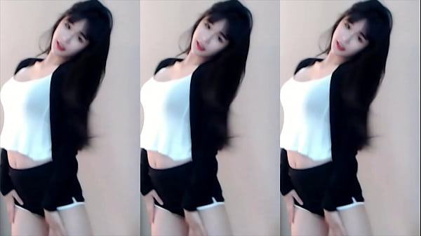 Cô gái Trung Quốc nhảy tàu lượn siêu tốc