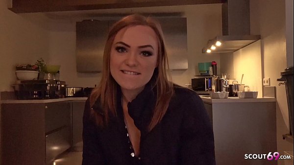 Heißes, süßes Teenie hat Spaß - Teenie