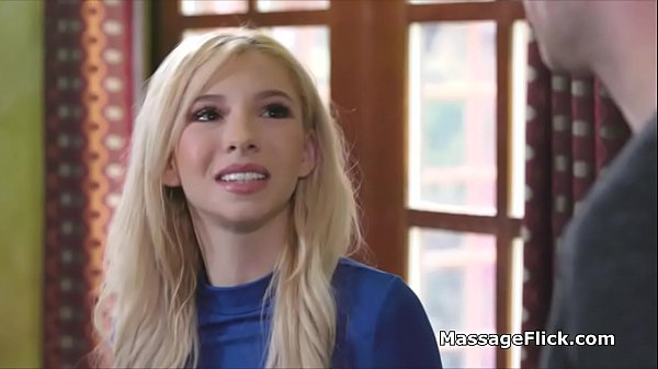 Massage riêng sáu mươi chín với cô gái tóc vàng nóng bỏng