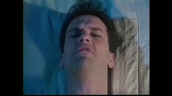 L'ufficiale di polizia Karl Thomas visita in segreto la casa del suo partner Hunter Scott, poliziotto sotto copertura, che è riuscito ad infiltrarsi nella banda di motociclisti per ottenere preziose informazioni sulla spedizione di grandi quantità di d.