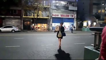 IN THE MIDDLE OF THE PANDEMIC AND AT ALL ROCK AND ROLL, IN FULL QUARANTINE MY FRIEND'_S MOM GOES TO THE SUPERMARKET AND HAS TWO TYPES OF ANYONE 1