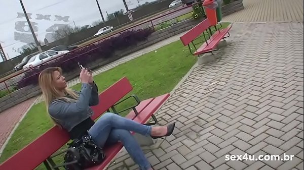 Luana ga&ugrave_cha được đạo diễn Don Picone tiếp cận nhận tiền để khỏa thân [xem thêm về RED]