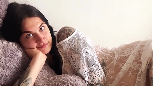 Hermosa Adolescente realiza mamada