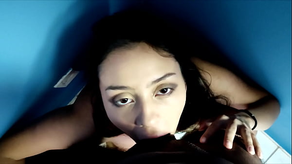 Die Frau in die Enge treiben – Angel Evil Oficial