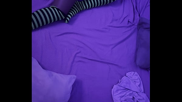 Vom Mitbewohner beim Masturbieren erwischt