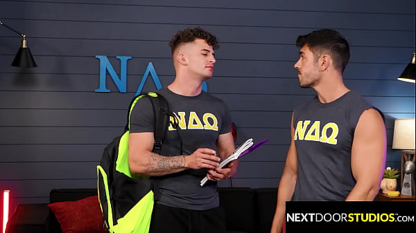 &quot_Tại sao bạn không tưởng tượng nó là một quả dưa chuột&quot_ - NextDoorStudios