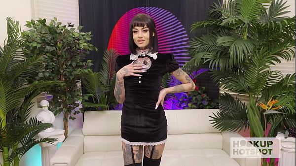 Tätowiertes Supermodel CC Doll hat extremen Analsex