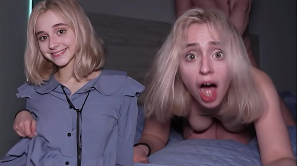 Da carina a pazza - Troia sottomessa ha un orgasmo con gli occhi al cielo