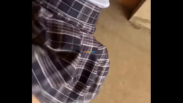 AMANDA SCHULMÄDCHEN MACHT MIT IHREM NACHBARN EIN CASTING. SIE IST DARAUF INTERESSIERT, SCHAUSPIELERIN ZU WERDEN, UND LÄSST MIT 18 JAHREN EINEN HAUSGEMACHTEN PORNO AUFNEHMEN