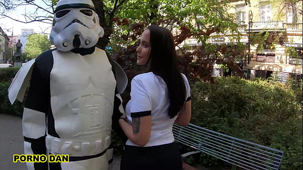 Jennifer Mendez, accro à Star Wars aux seins massifs, plan à trois anal et éjacule épique - Porno Dan 4K