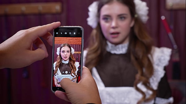 खूबसूरत किशोरी खुद बीडीएसएम का आनंद लेती है