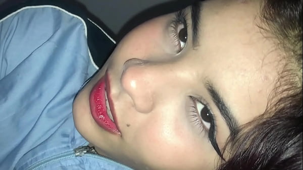 Hermanastro mayor, ¿por qué me mostraste tu polla? Ahora chuparé con avidez y te sentaré con mi apretado coño mojado.