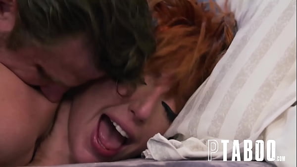 La lingua di Lauren si tuffa in profondità nel buco speciale di Vince!