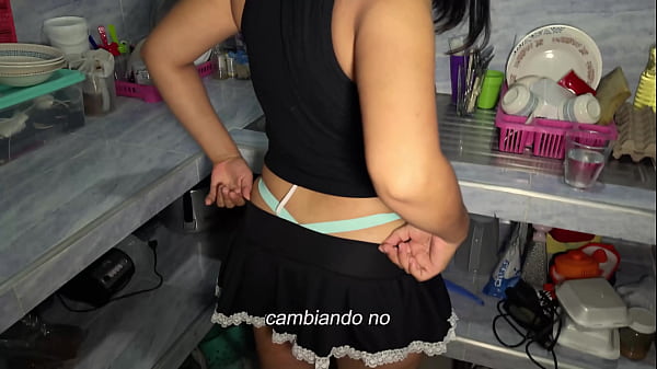 Adolescente sexy y caliente actúa - latina