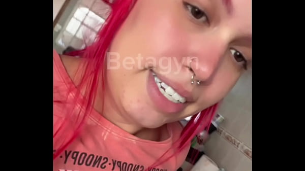 Hermosa Adolescente muestra amateur