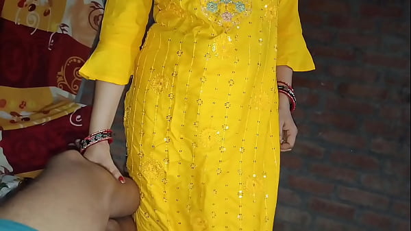 चंचल गुदा किशोर लड़की