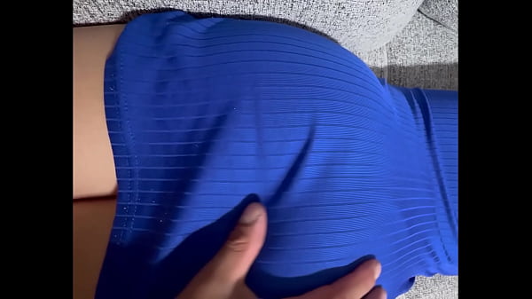 mò mẫm điều này trưởng thành không chung thủy với quần culottes thơm ngon trong một chiếc váy ngắn