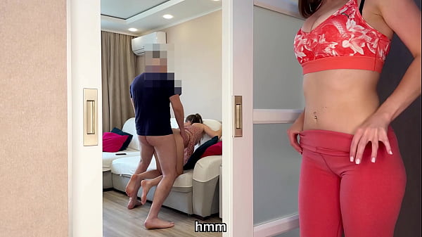 गर्लफ्रेंड के साथ मेरे सेक्स से सौतेली माँ फिर से उत्तेजित हो गई और उसने मुझे चोद दिया - बातचीत और अंग्रेजी उपशीर्षक के साथ रूसी शौकिया