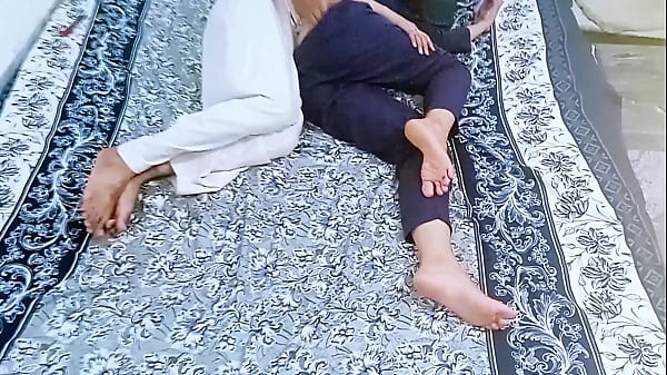 देसी प्यारी शर्मीली लड़की का पहला अनुभव'_ देसी गांव की लड़की का पहली बार सेक्स वीडियो