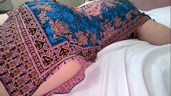 Late at night, the busty stepmom lay down on the bed waiting for a message from her lover, but the stepson seized the initiative and gave her a live triple date right here and now